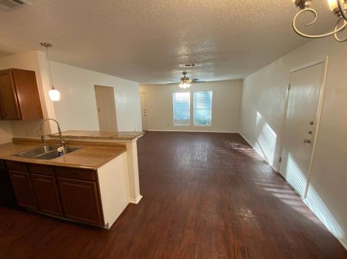 7307 Cooper Ln, Austin TX  78745-6333 exterior