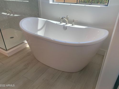 21514 58th St, Phoenix AZ 85018-4609 exterior