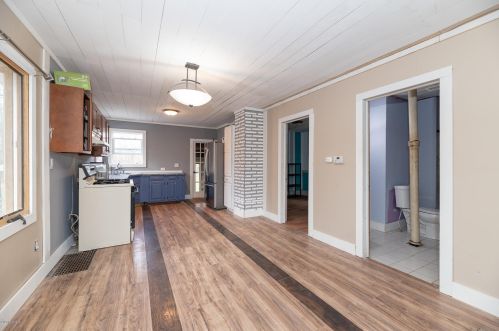 5169 Keyes Dr, Kalamazoo, MI 49004-1572