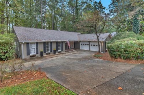 1450 Brawley Cir, Atlanta GA 30319-1713 exterior