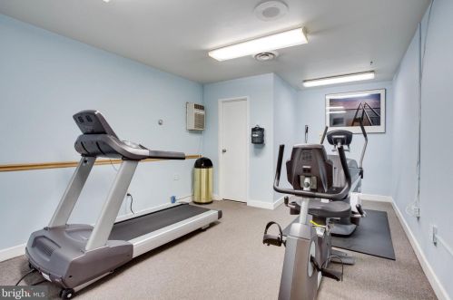 5300 Holmes Run Pkwy, Alexandria VA 22304-2834 exterior