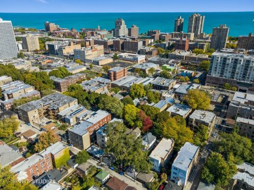 6214 Magnolia Ave, Chicago IL 60626-5306 exterior