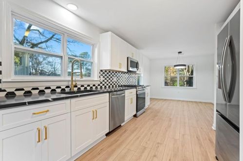 1099 Briar Vista Ter, Atlanta GA 30324-4604 exterior