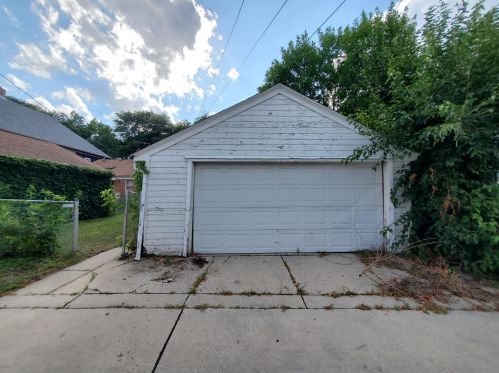 3172 46, Milwaukee WI 53210-2405 exterior