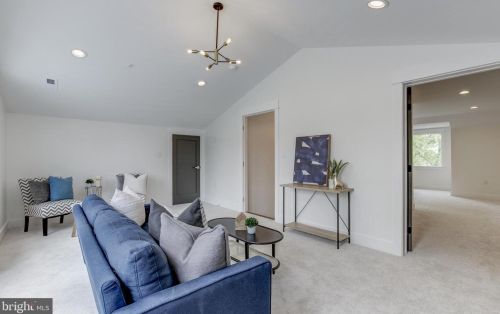 907 Gilbert Rd, Rockville MD  20851-1315 exterior