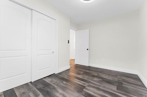 3457 Ely Ave, Bronx NY 10469-2637 exterior