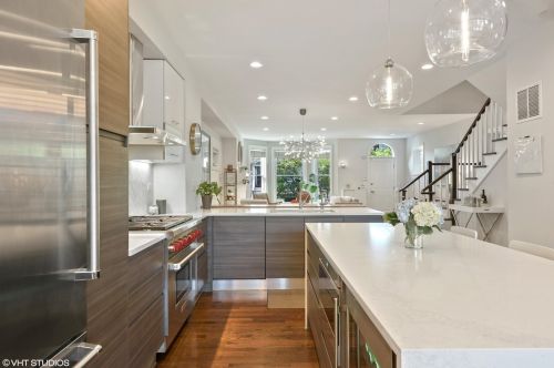 1321 Nelson St, Chicago IL 60657-3103 exterior