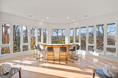 30 Chevaux Ct, Atlanta GA  30342-1944 exterior