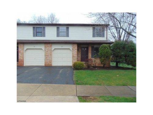 39 Dogwood Dr, Edison, NJ 08820-1435
