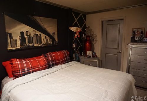 1610 Oak Tree Rd, Iselin NJ 08830-1540 exterior