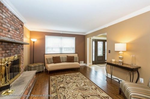 19 Sherwood Ln, Old Bridge NJ 08857-1634 exterior