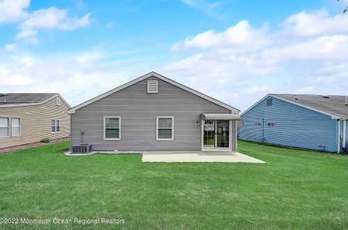 28 Greenwich Ave, Lakehurst NJ 08759-6660 exterior