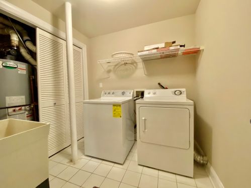 1821 Oakdale Ave, Chicago IL  60657-4023 exterior