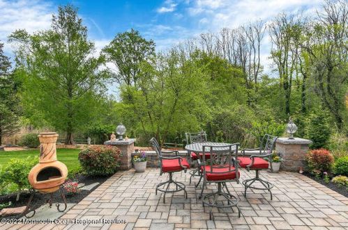 6 Southview Ter, Middletown NJ 07748-2415 exterior