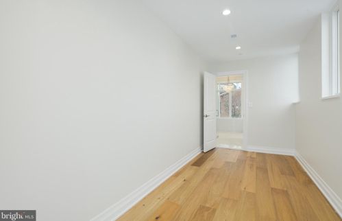 516 21 St, Philadelphia PA 19130-1401 exterior