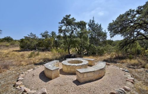 555 Mystic Pkwy, Spring Branch TX 78070-5267 exterior