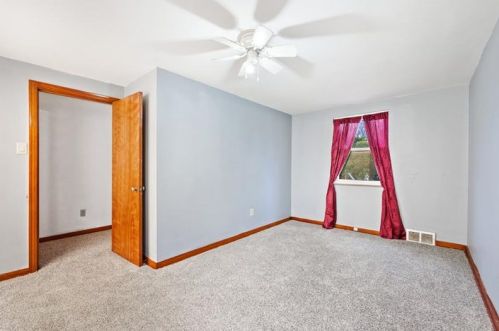 432 Jenne Dr, Pittsburgh PA 15236-2422 exterior