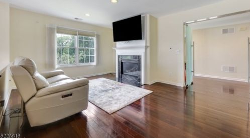 118 Independence Trl, Paterson NJ 07512-2808 exterior