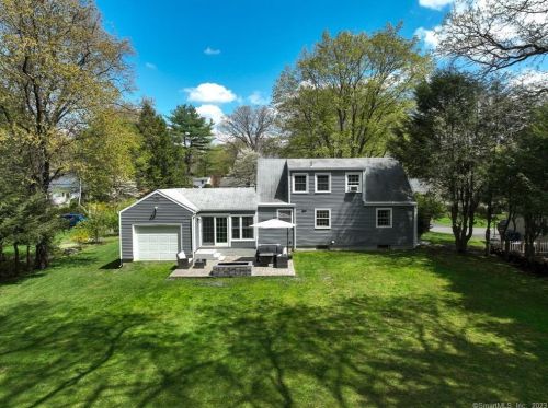 57 Knollwood Rd, Farmington CT 06032-1013 exterior