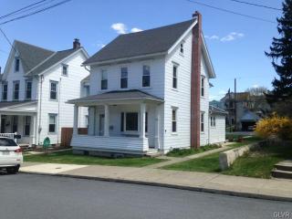 335 4th St, Slatington, PA 18080-1708