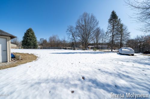 4085 Nicholl Ave, Meskegon MI 49444-3633 exterior