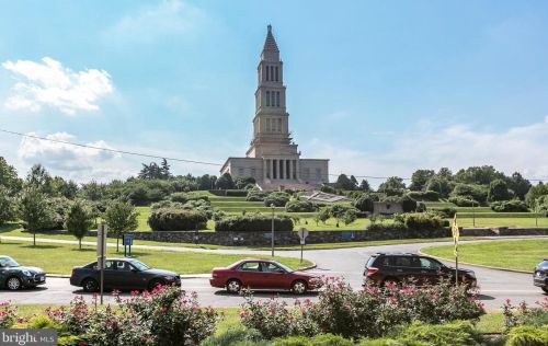 1801 Commonwealth Ave, Alexandria VA 22301-1403 exterior