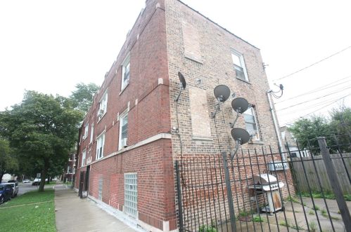 3939 Iowa St, Chicago IL 60651-3242 exterior