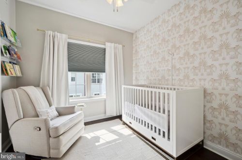 202 Admirals Way, Philadelphia PA 19146-5213 exterior