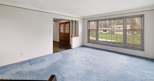 244 Birch Hill Dr, Rochester MI  48306-2811 exterior