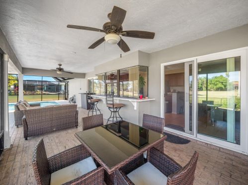 4800 Eagle Dr, Fort Pierce FL 34951-2371 exterior