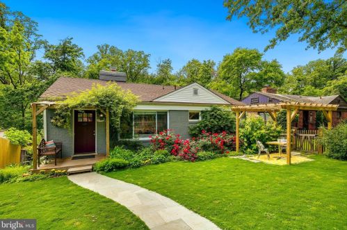 8412 Barron St, Silver Spring MD 20912-7247 exterior