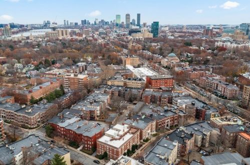 65 Pleasant St, Brookline MA 02446-3723 exterior