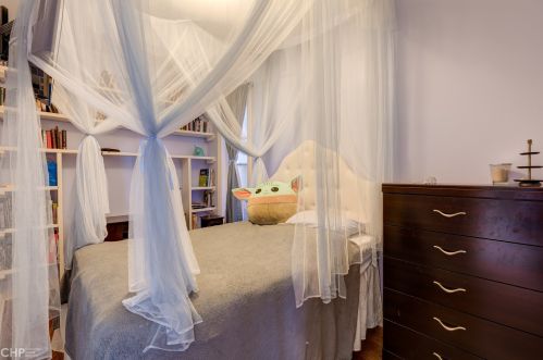 4951 Medill Ave, Chicago IL 60647-2424 exterior