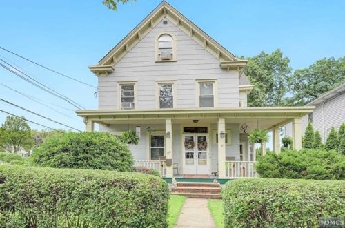 103 Kipp Ave, Hasbrouck Heights, NJ 07604-1233