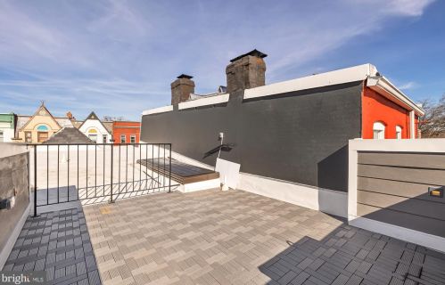 304 T St, Washington DC 20001-1842 exterior