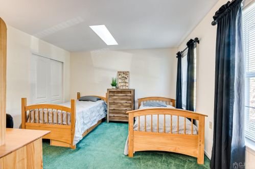 115 High St, Metuchen NJ 08840-2339 exterior