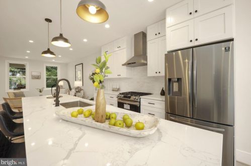 326 Taylor St, Washington DC  20017-1529 exterior