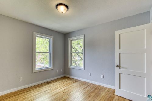 834 2nd St, Duluth MN 55805-2101 exterior