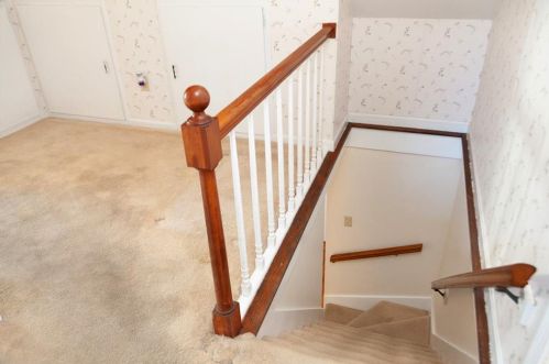 65 Phelps Rd, Middletown RI 02842-5448 exterior