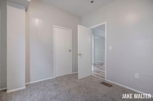 506 Dickinson St, Grand Rapids MI 49507-2605 exterior