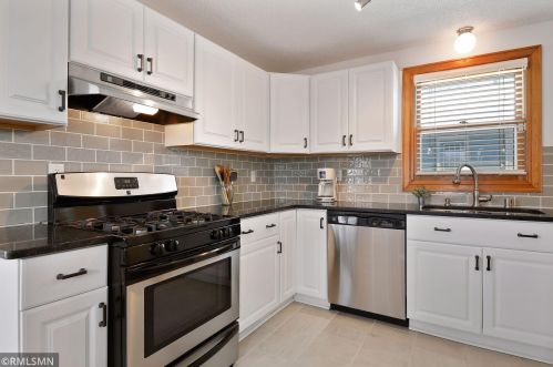 834 Algonquin Ave, Saint Paul MN 55119-3701 exterior