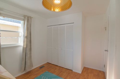 1304 Lorraine Pl, Waukegan IL 60085-1729 exterior