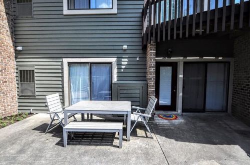 2705 Leona Ln, Moon Twp, PA 15108-3361