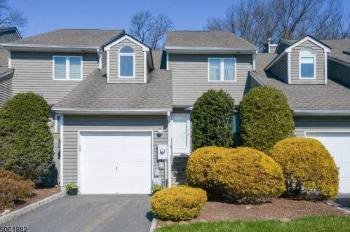 37 Lapis Cir, Town Center, NJ 07052-2158