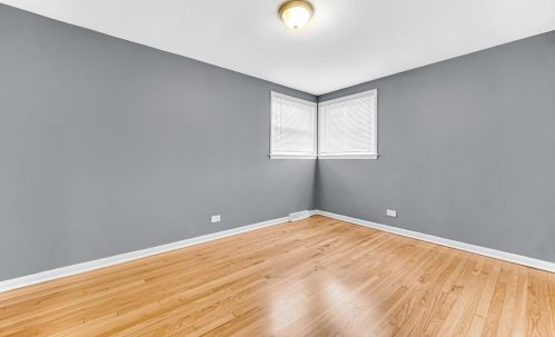 9020 Woodlawn, Chicago IL 60619-7923 exterior