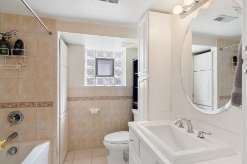 6719 Byron St, Chicago IL 60641-2605 exterior