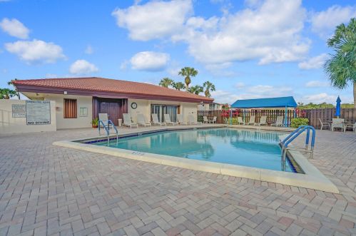 7896 Eastlake Dr, Boca Raton FL  33433-1423 exterior