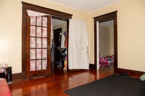 229 College St, Springfield MA 01109-4404 exterior