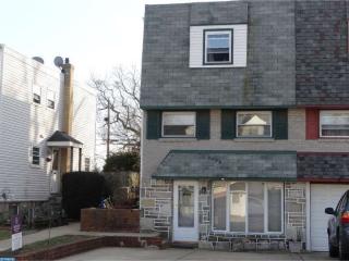 2822 Shelly Rd, Philadelphia, PA 19152-1604