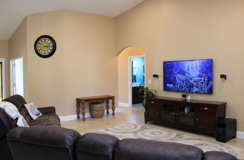 3857 Hainlin St, Fort Pierce FL 34953-4071 exterior